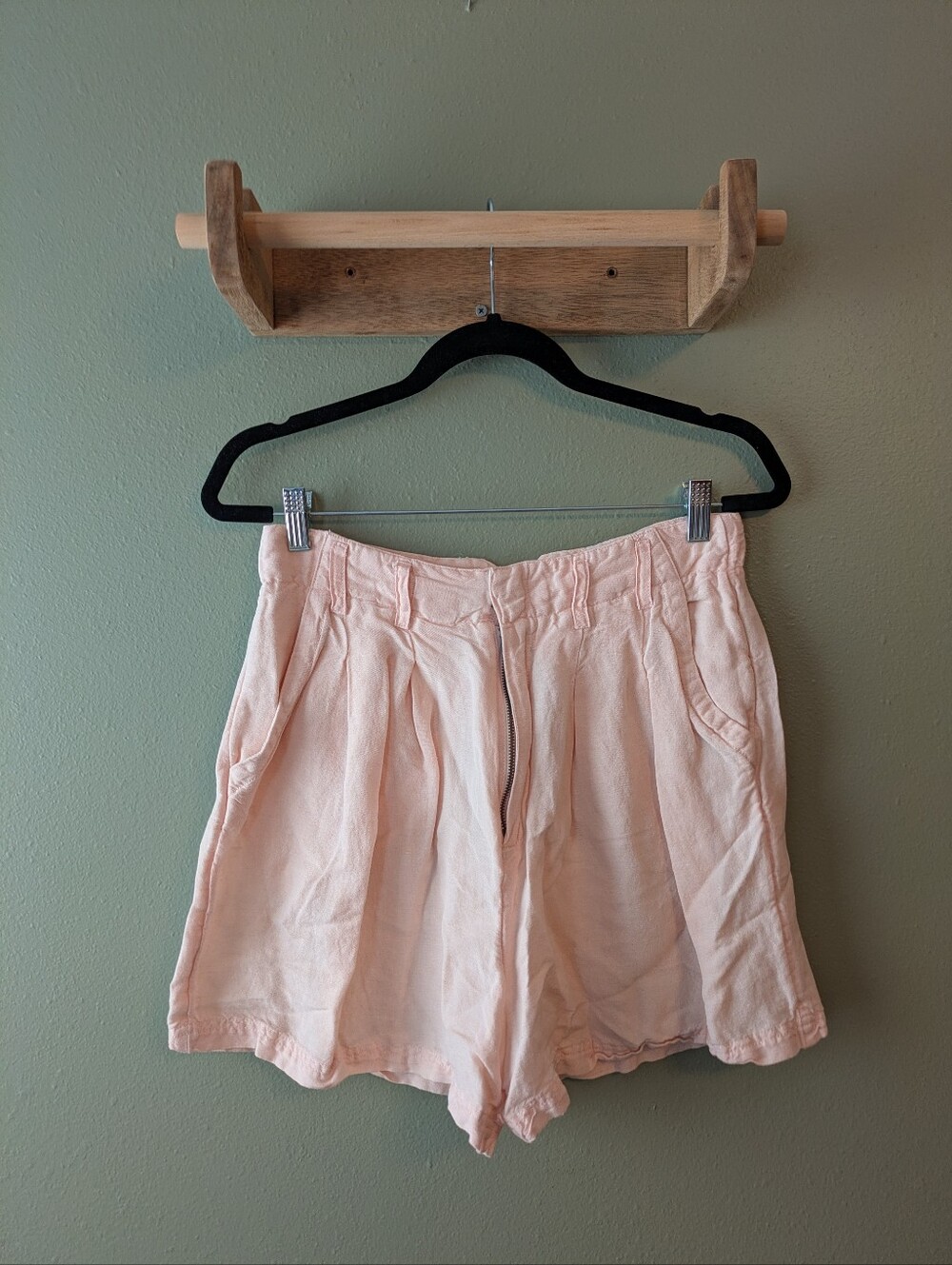 Free People Size 8 Calla Pleated Front Linen Blend baby pink Trouser Shorts